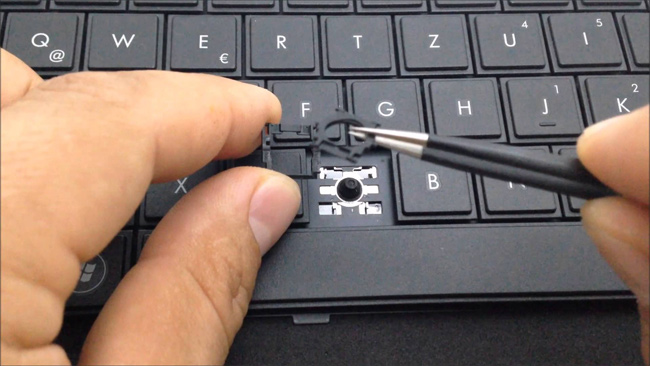 Cách tự sửa bàn phím laptop bị kẹt