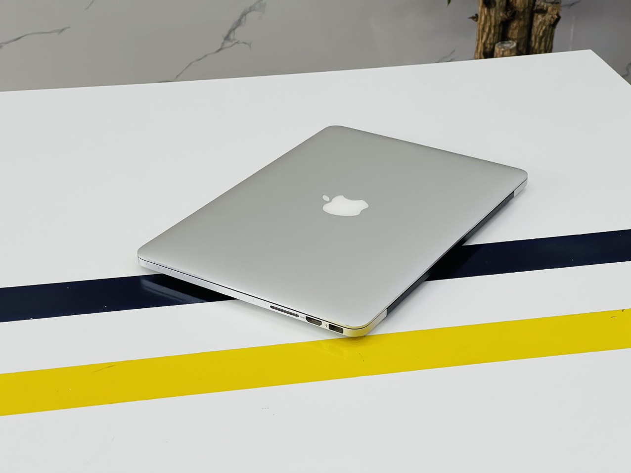 Macbook Pro Retina 13-inch A1425  i7 8G SSD 512G  Like New