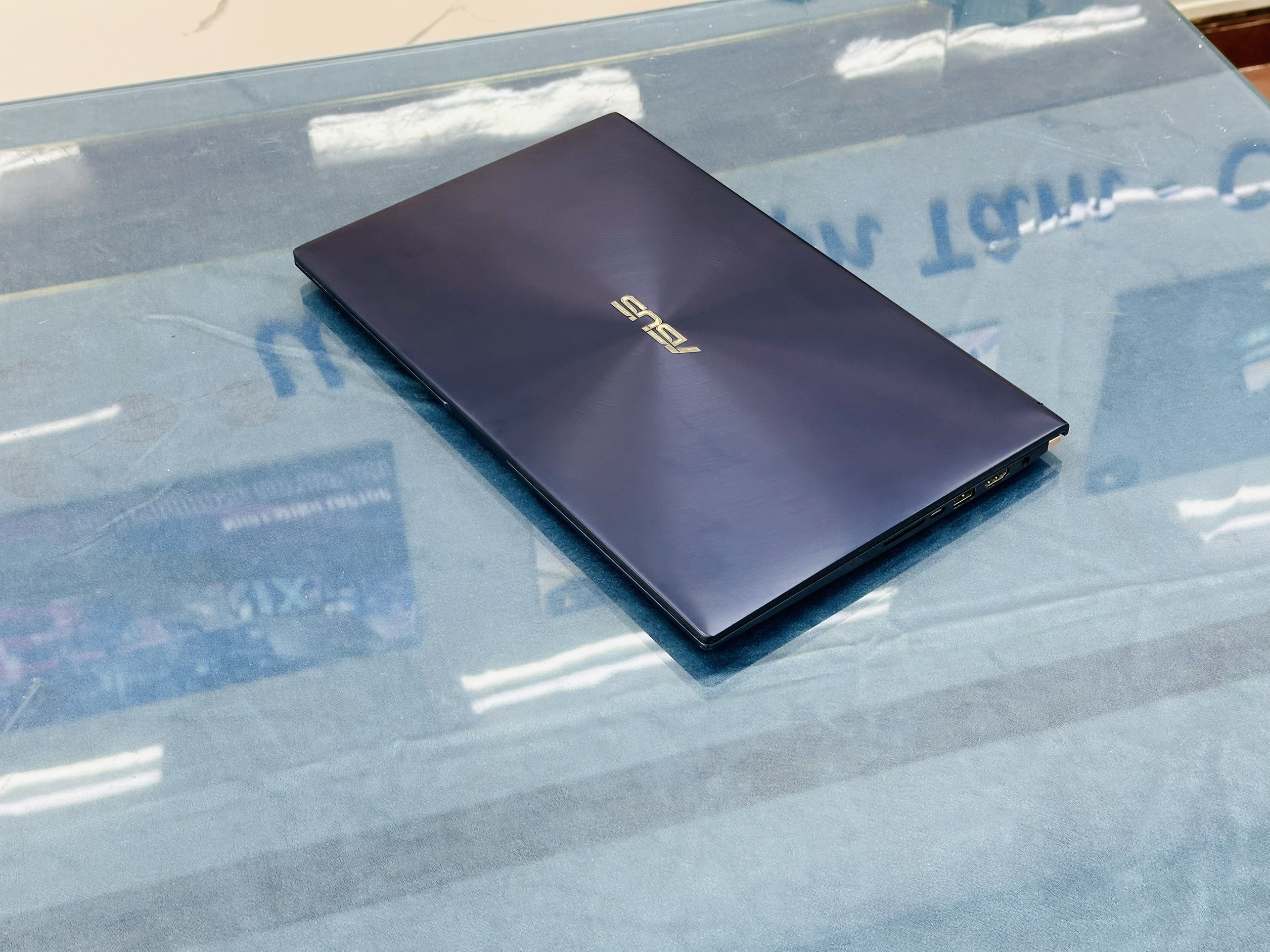 Asus Zenbook UX533F i5-8265U 8G SSD 256G Nvidia GTX 1050 15.6" FHD Mỏng Đẹp 