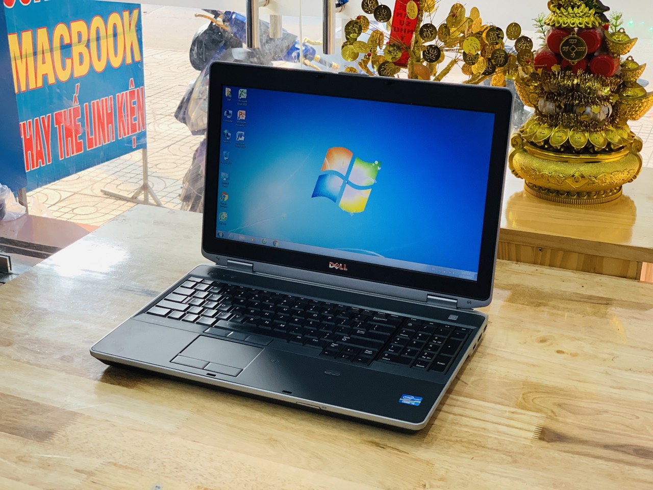 Laptop Dell Latitude E6530 i7-3720QM Ram 8GB HDD 500GB Vga Rời 2GB 15.6 inch Siêu Bền Mạnh Mẽ